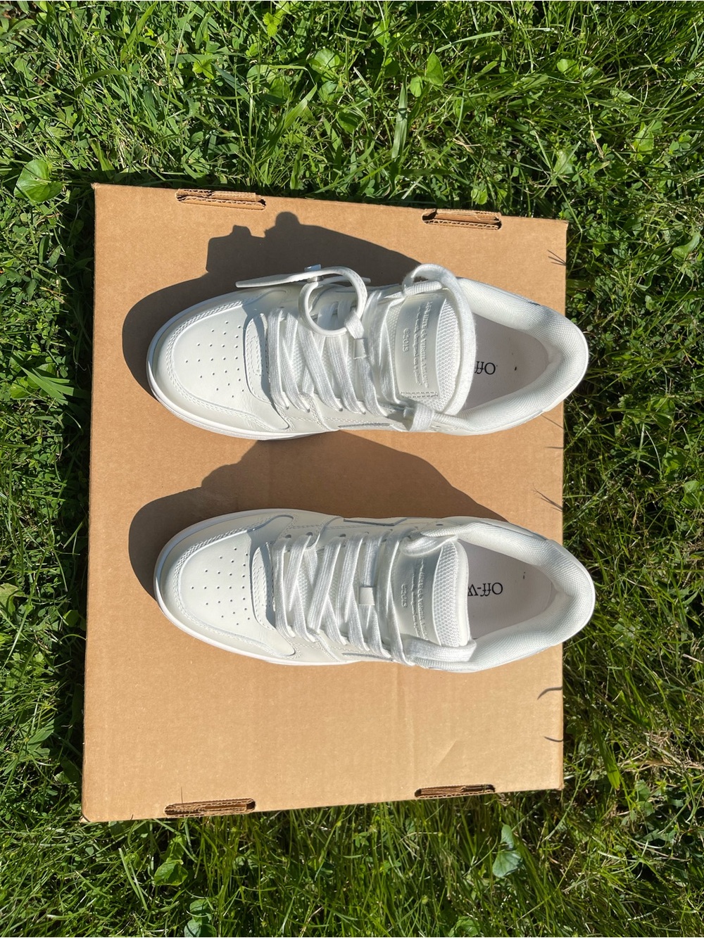 Women’s White Casual Sneakers